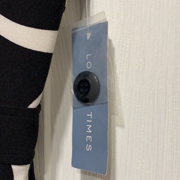 Brand new with tags - Picture 2 of 3